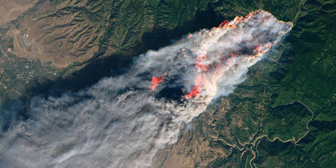 Camp Fire burns across Northern Californi
