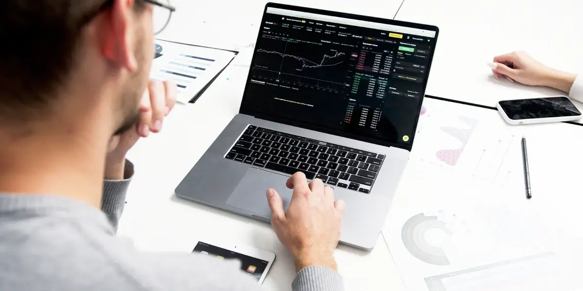 Digital finance graphic illustrating financial transparency in online markets
