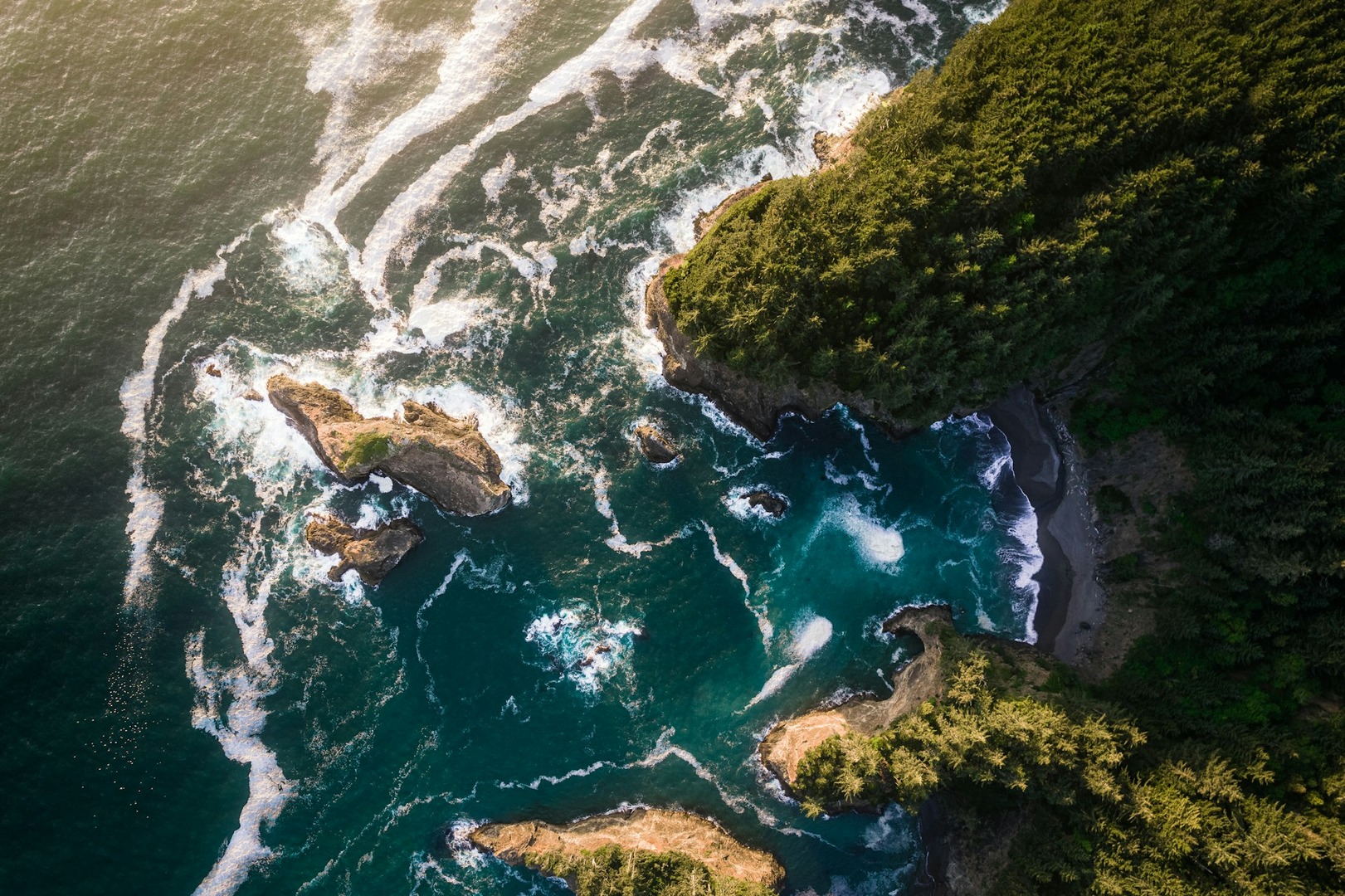 Pacific Ocean, shot from the Oregon coastline
