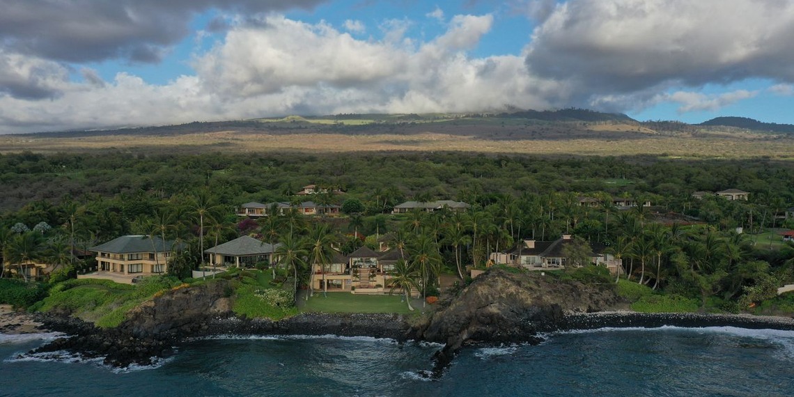 Aerial view of the Wailea-Makena coastline in Maui, Hawaii