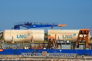 LNG tanks